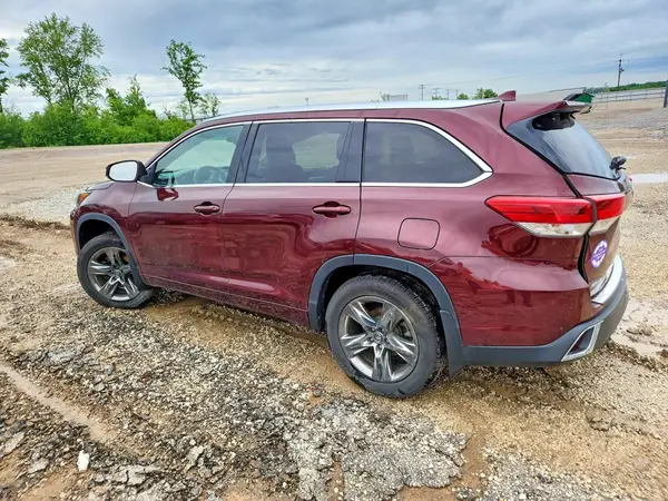 5TDDZRFH6HS357667 2017 TOYOTA HIGHLANDER - Image 2