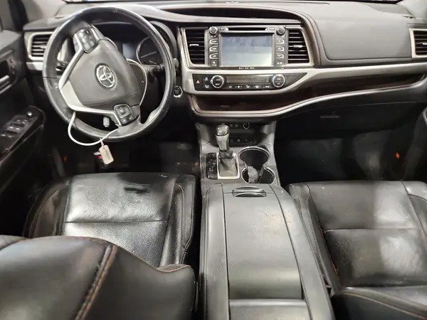 5TDDZRFH6HS357667 2017 TOYOTA HIGHLANDER - Image 8