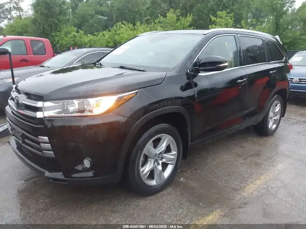 5TDDZRFH6HS372427 2017 TOYOTA HIGHLANDER - Image 2