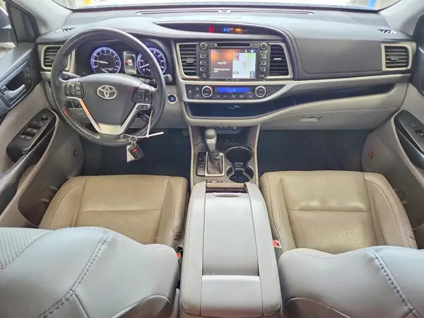 5TDDZRFH6HS394220 2017 TOYOTA HIGHLANDER - Image 8