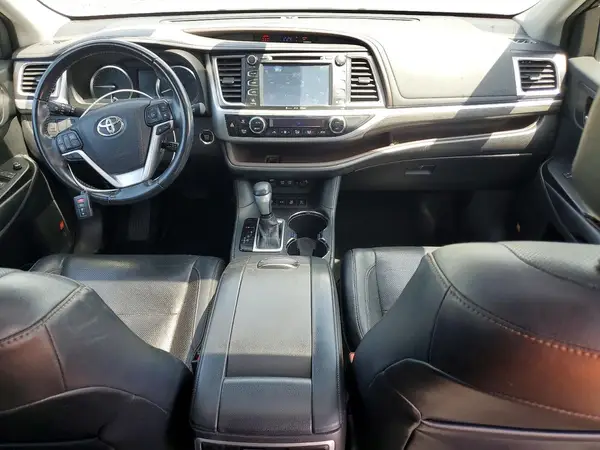 5TDDZRFH6HS410691 2017 TOYOTA HIGHLANDER - Image 8
