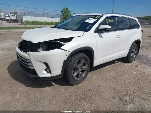 5TDDZRFH6HS410898 2017 TOYOTA HIGHLANDER - Image 2
