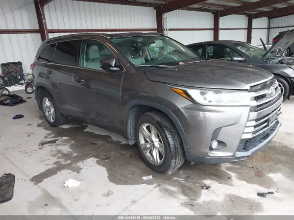 5TDDZRFH6HS411114 2017 TOYOTA HIGHLANDER - Image 1