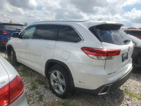 5TDDZRFH6HS411727 2017 TOYOTA HIGHLANDER - Image 2