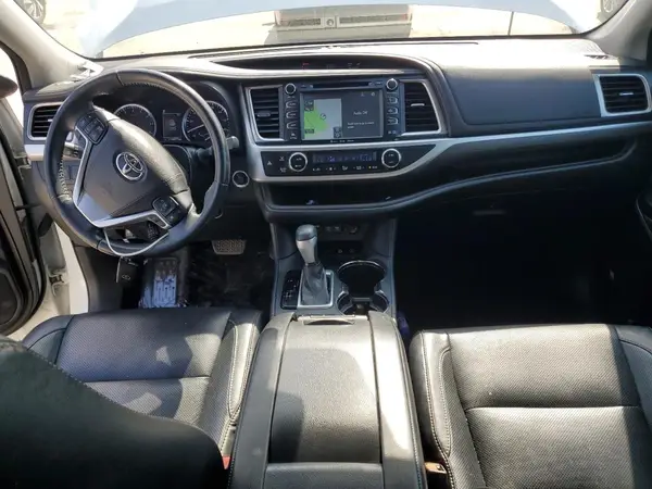 5TDDZRFH6HS411727 2017 TOYOTA HIGHLANDER - Image 8