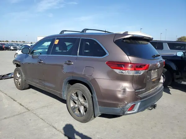 5TDDZRFH6HS418838 2017 TOYOTA HIGHLANDER - Image 2