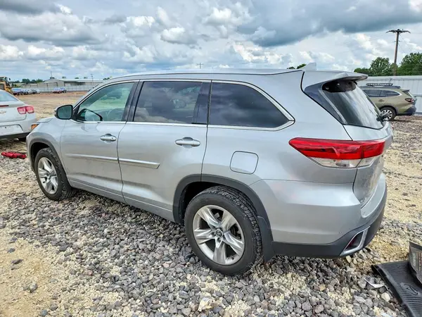 5TDDZRFH6HS422128 2017 TOYOTA HIGHLANDER - Image 2