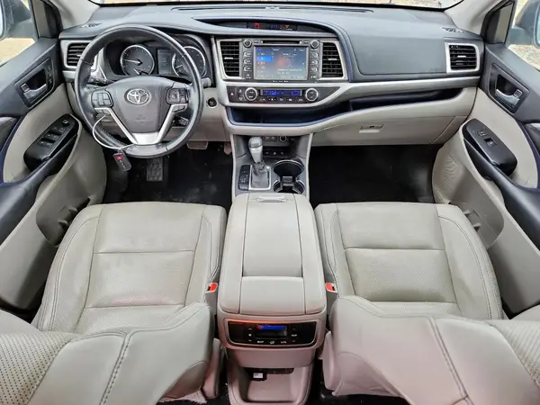 5TDDZRFH6HS422128 2017 TOYOTA HIGHLANDER - Image 8