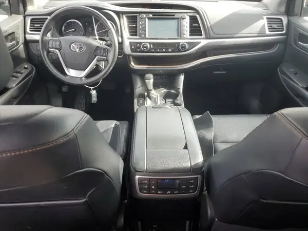 5TDDZRFH6HS422341 2017 TOYOTA HIGHLANDER - Image 8