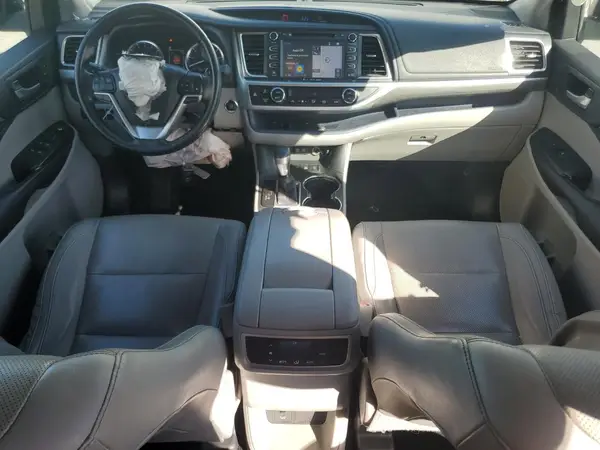 5TDDZRFH6HS435042 2017 TOYOTA HIGHLANDER - Image 8