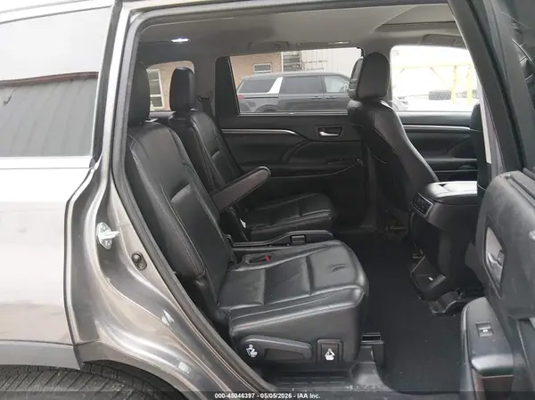 5TDDZRFH6HS449345 2017 TOYOTA HIGHLANDER - Image 8