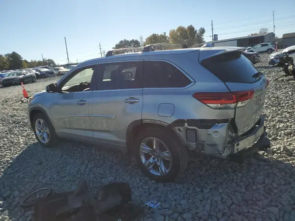 5TDDZRFH6HS462807 2017 TOYOTA HIGHLANDER - Image 2