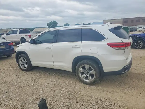 5TDDZRFH6HS465545 2017 TOYOTA HIGHLANDER - Image 2
