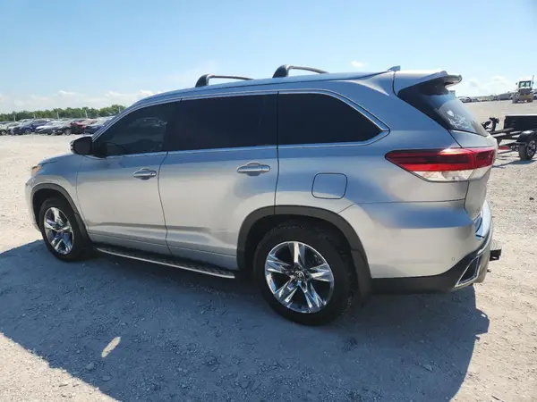 5TDDZRFH6HS469157 2017 TOYOTA HIGHLANDER - Image 2