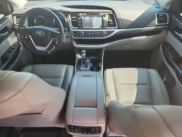 5TDDZRFH6HS469157 2017 TOYOTA HIGHLANDER - Image 8