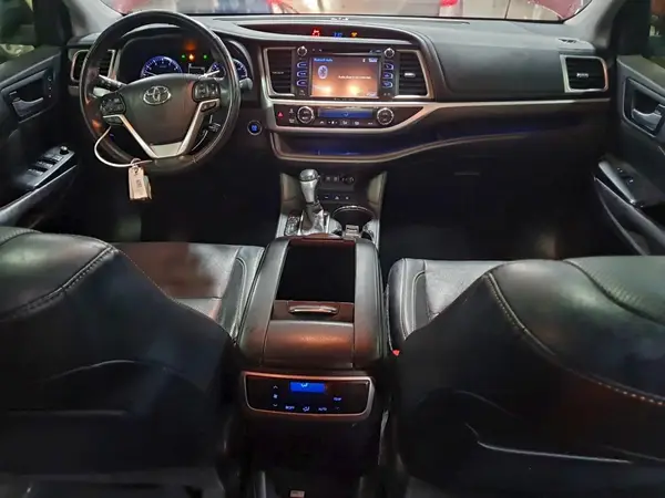 5TDDZRFH6HS469904 2017 TOYOTA HIGHLANDER - Image 8
