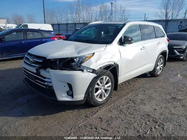 5TDDZRFH6HS477372 2017 TOYOTA HIGHLANDER - Image 2