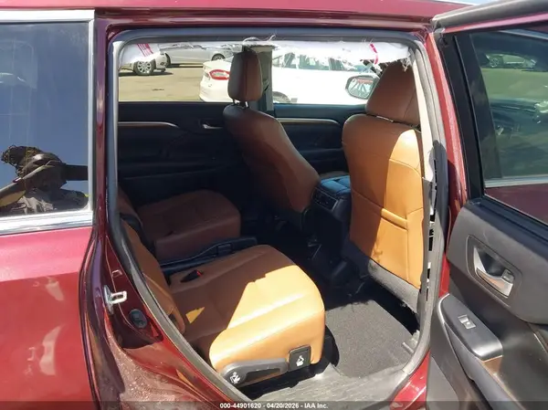 5TDDZRFH6HS483494 2017 TOYOTA HIGHLANDER - Image 8