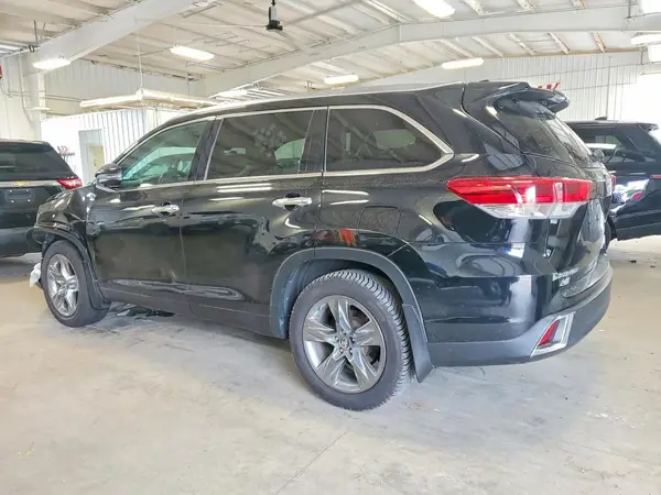 5TDDZRFH6JS486224 2018 TOYOTA HIGHLANDER - Image 2