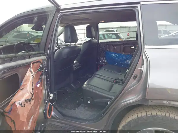 5TDDZRFH6JS488877 2018 TOYOTA HIGHLANDER - Image 8