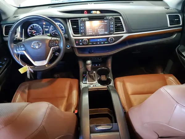 5TDDZRFH6JS489785 2018 TOYOTA HIGHLANDER - Image 8