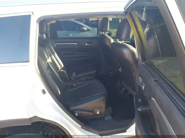5TDDZRFH6JS490368 2018 TOYOTA HIGHLANDER - Image 8