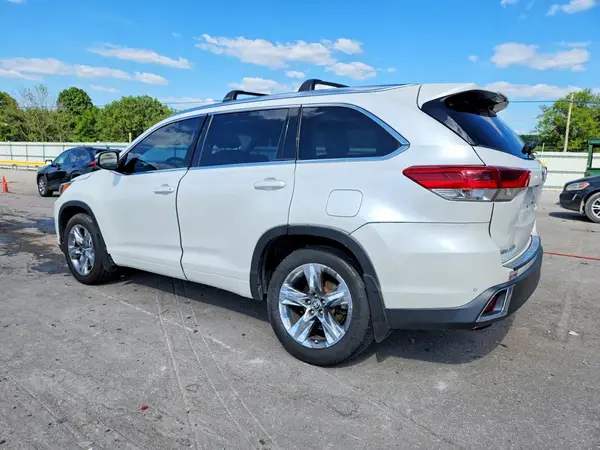5TDDZRFH6JS492279 2018 TOYOTA HIGHLANDER - Image 2