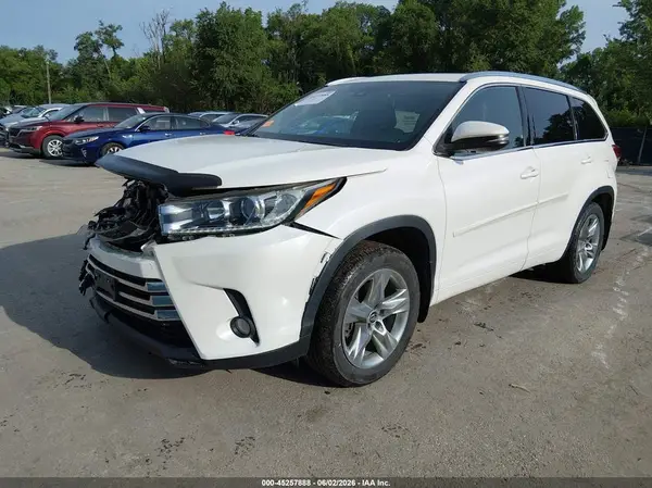 5TDDZRFH6JS495232 2018 TOYOTA HIGHLANDER - Image 2