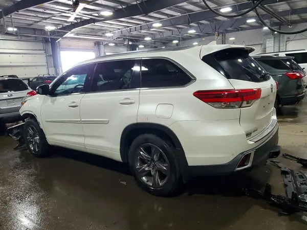 5TDDZRFH6JS814080 2018 TOYOTA HIGHLANDER - Image 2