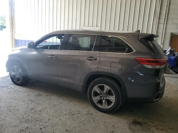 5TDDZRFH6JS822146 2018 TOYOTA HIGHLANDER - Image 2