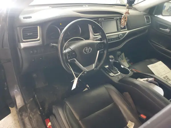 5TDDZRFH6JS822146 2018 TOYOTA HIGHLANDER - Image 8