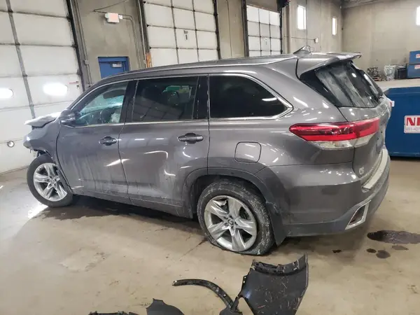 5TDDZRFH6JS833552 2018 TOYOTA HIGHLANDER - Image 2
