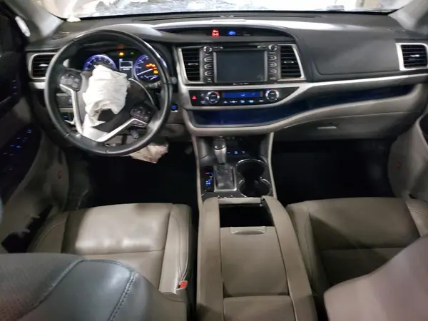 5TDDZRFH6JS833552 2018 TOYOTA HIGHLANDER - Image 8