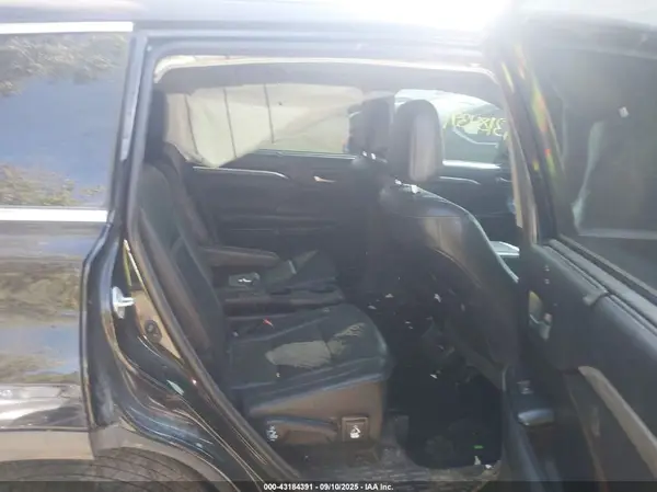 5TDDZRFH6JS833860 2018 TOYOTA HIGHLANDER - Image 8