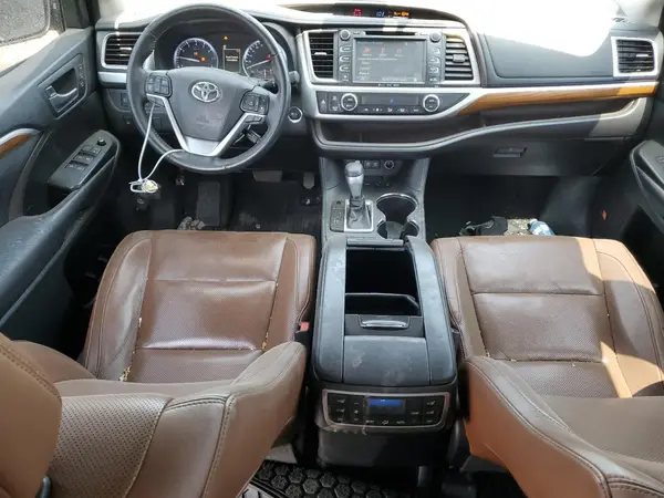 5TDDZRFH6JS853462 2018 TOYOTA HIGHLANDER - Image 8