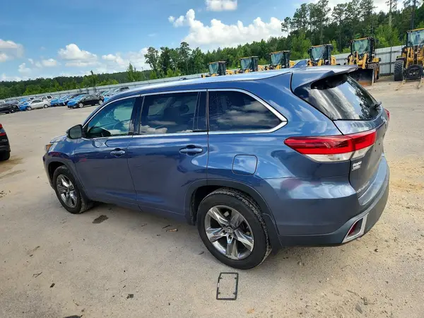 5TDDZRFH6JS856099 2018 TOYOTA HIGHLANDER - Image 2