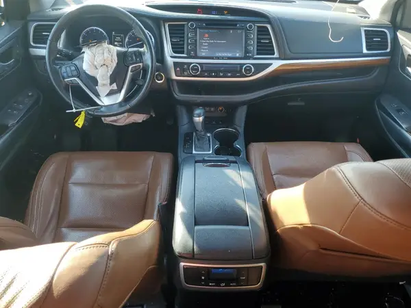 5TDDZRFH6JS860136 2018 TOYOTA HIGHLANDER - Image 8