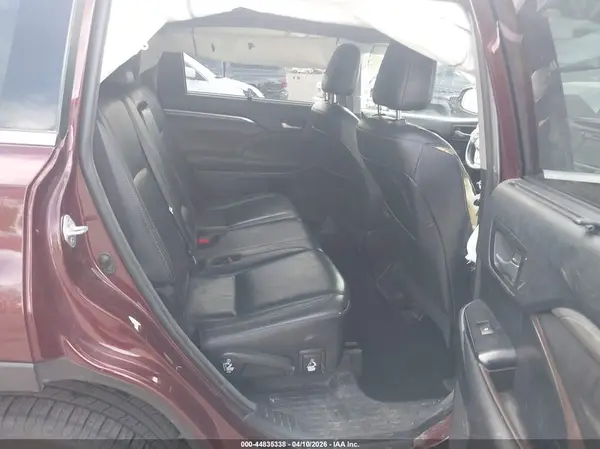 5TDDZRFH6JS869581 2018 TOYOTA HIGHLANDER - Image 8