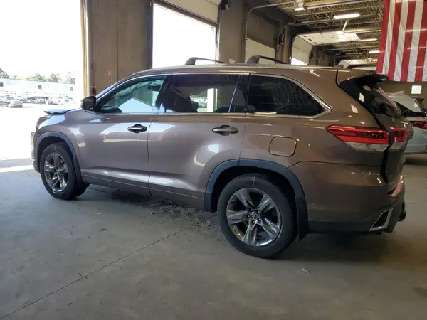 5TDDZRFH6JS879995 2018 TOYOTA HIGHLANDER - Image 2
