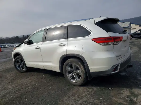 5TDDZRFH6JS885070 2018 TOYOTA HIGHLANDER - Image 2
