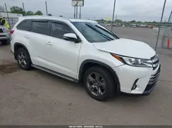 5TDDZRFH6JS900019 2018 TOYOTA HIGHLANDER