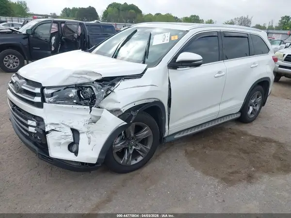 5TDDZRFH6JS900019 2018 TOYOTA HIGHLANDER - Image 2