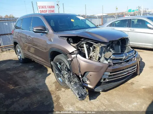 5TDDZRFH6JS906533 2018 TOYOTA HIGHLANDER - Image 1