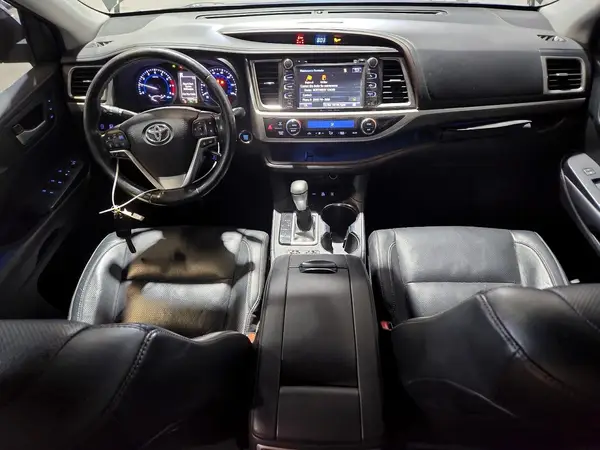5TDDZRFH6JS907262 2018 TOYOTA HIGHLANDER - Image 8