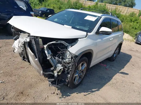 5TDDZRFH6KS706804 2019 TOYOTA HIGHLANDER - Image 2