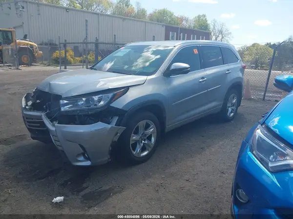 5TDDZRFH6KS709816 2019 TOYOTA HIGHLANDER - Image 2