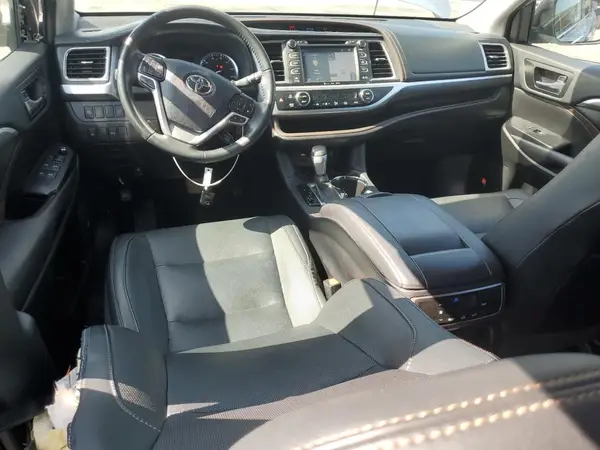 5TDDZRFH6KS712523 2019 TOYOTA HIGHLANDER - Image 8