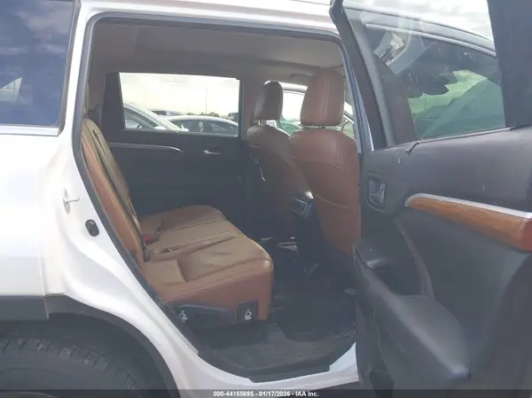5TDDZRFH6KS715079 2019 TOYOTA HIGHLANDER - Image 8