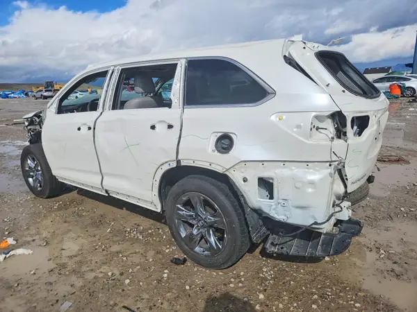 5TDDZRFH6KS719875 2019 TOYOTA HIGHLANDER - Image 2