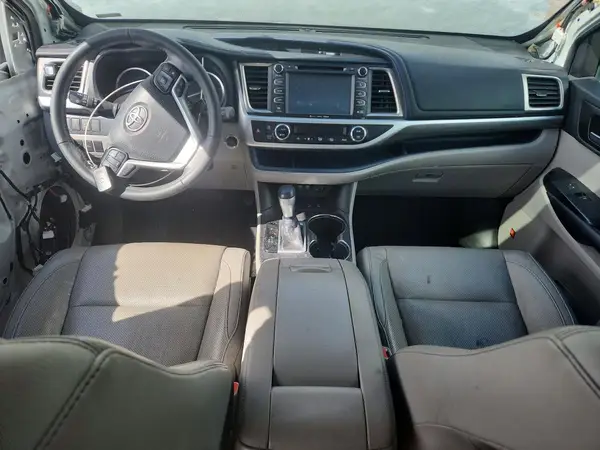 5TDDZRFH6KS719875 2019 TOYOTA HIGHLANDER - Image 8